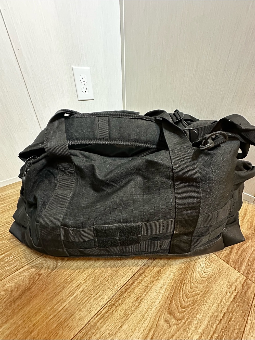 Sog Black Tactical Duffel with MOLLE Webbing - Picture 4 of 8